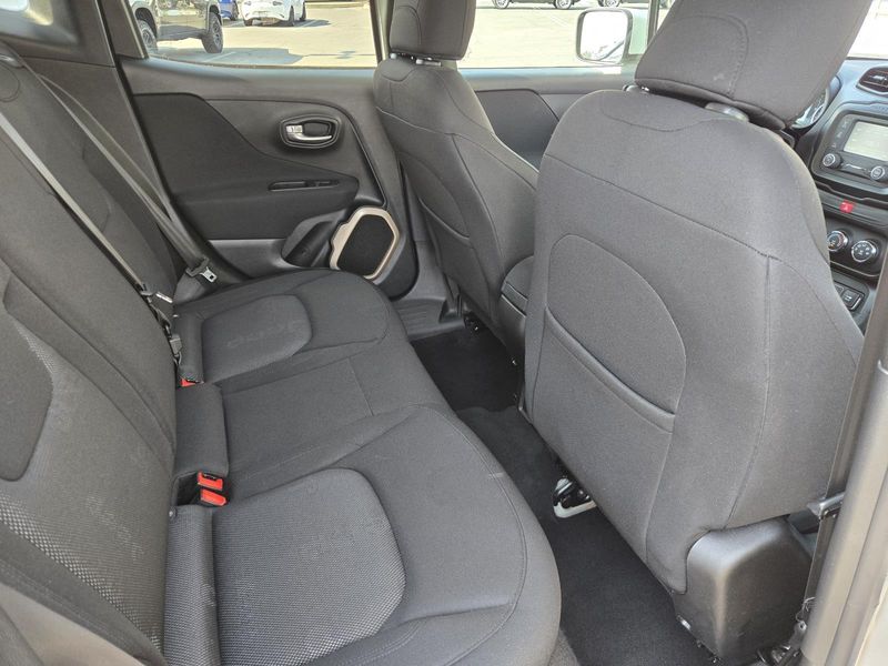 Used 2016 Jeep Renegade FWD 4dr Latitude