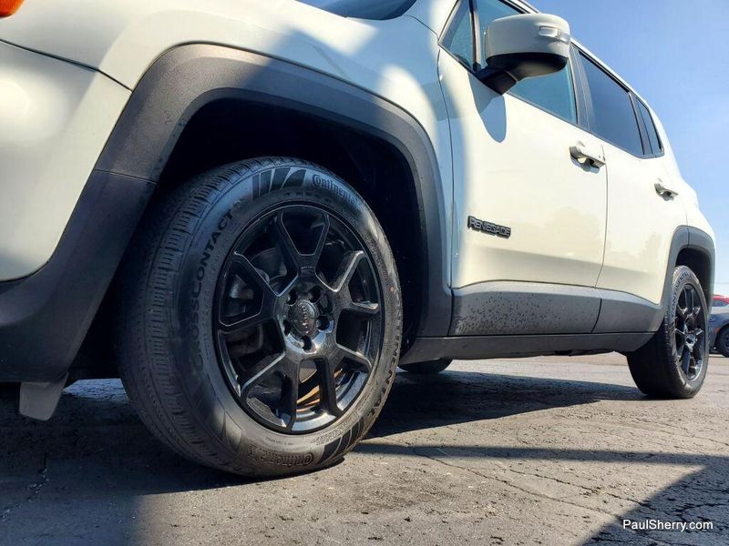 2020 Jeep Renegade Altitude photo 4