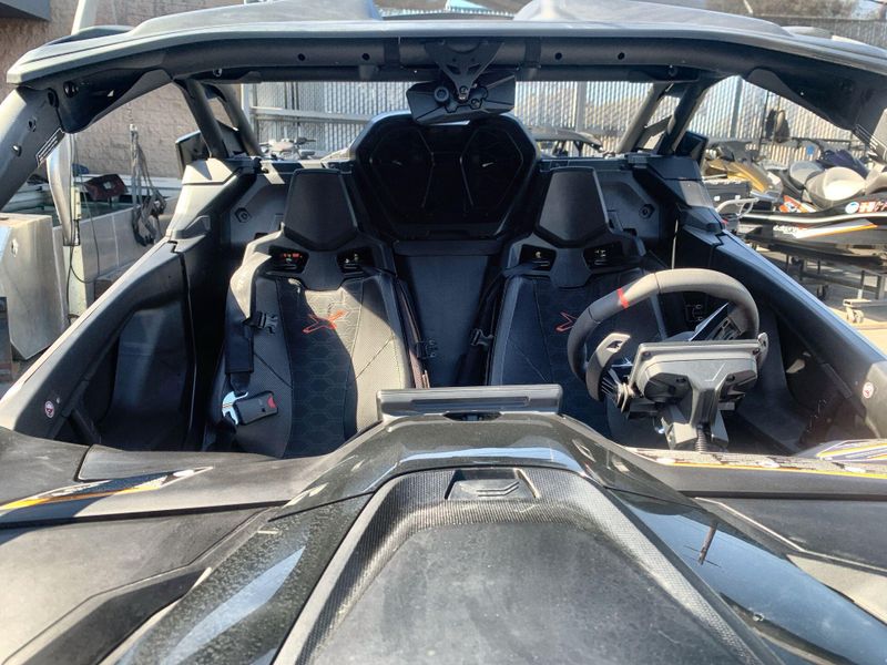 New 2025 Can-Am MAVERICK R X 999T DCT Image 17