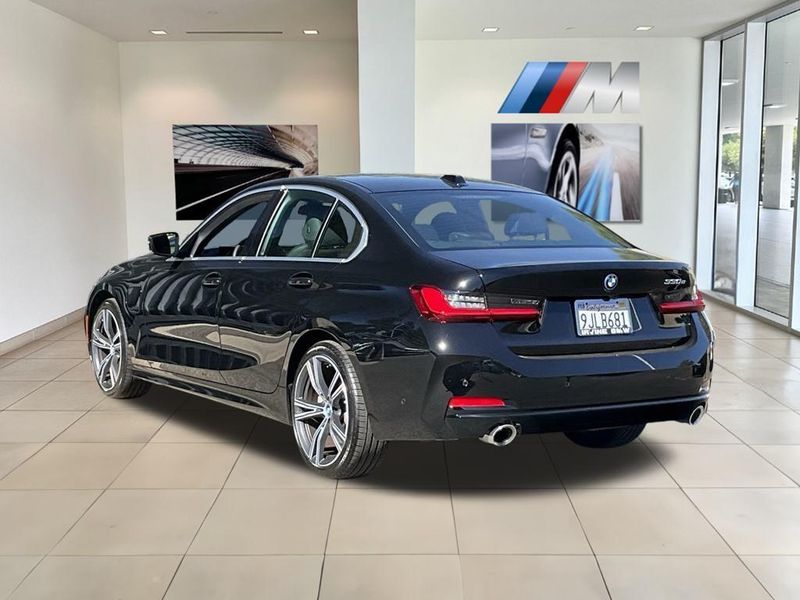 2024 BMW 3 Series 330e iPerformanceImage 5