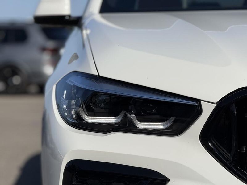 2022 BMW X6 xDrive40iImage 12