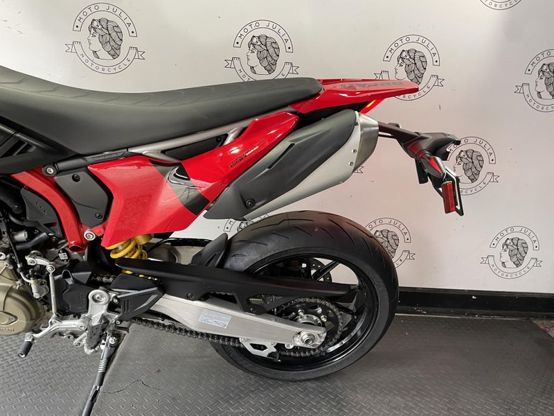 2025 Ducati HYPERMOTARD 698