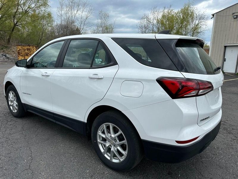 2022 Chevrolet Equinox LSImage 13