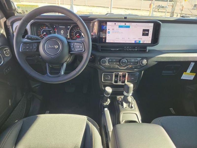 New 2026 Jeep Gladiator Sport S 4x4