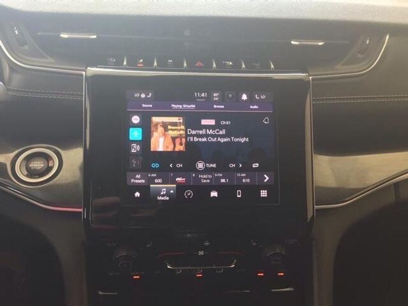 Used 2023 Jeep Grand Cherokee L AltitudeImage 12
