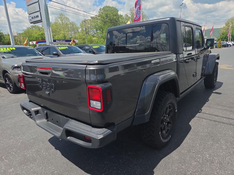 2022 Jeep Gladiator Willys photo 3