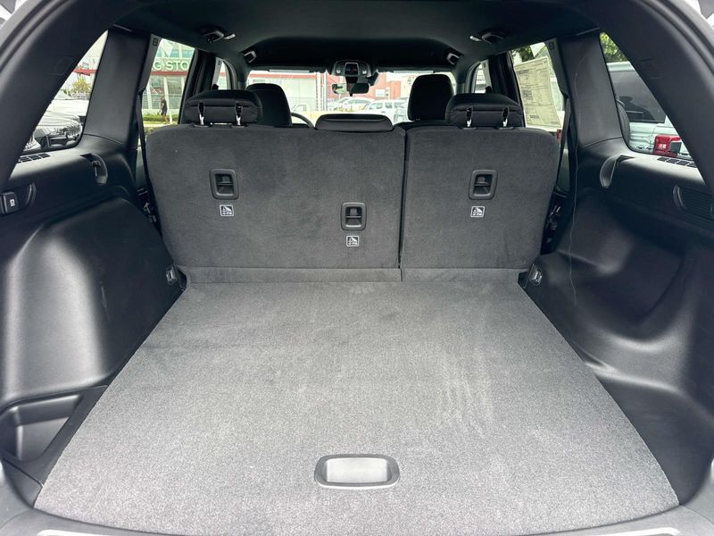 New 2026 Jeep Grand Cherokee Laredo 4x2