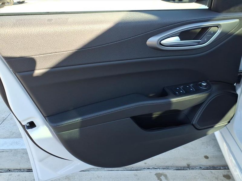 New 2025 Alfa Romeo Giulia RwdImage 17