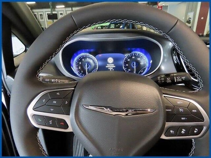 New 2025 Chrysler Voyager LXImage 13
