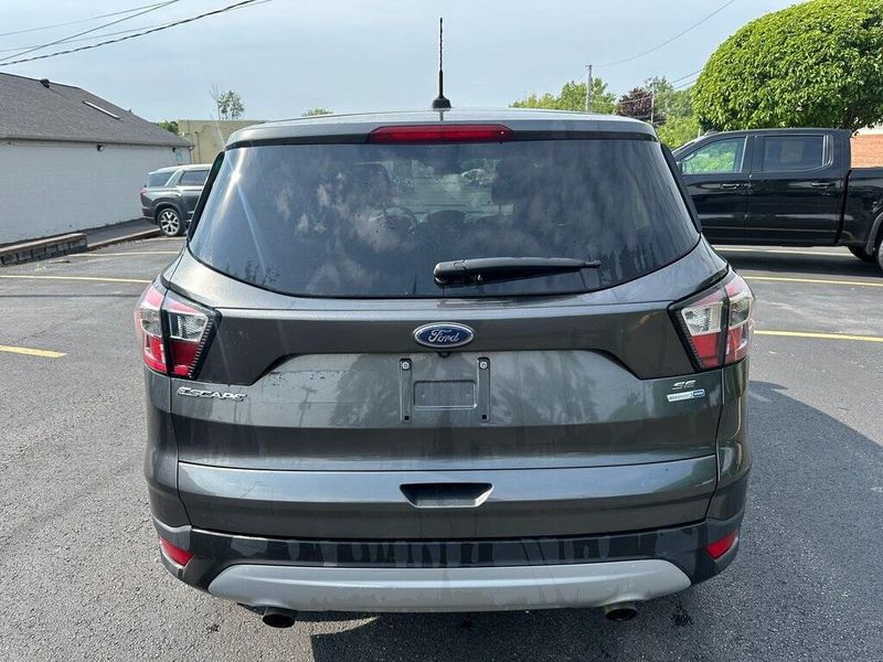2017 Ford Escape SEImage 12