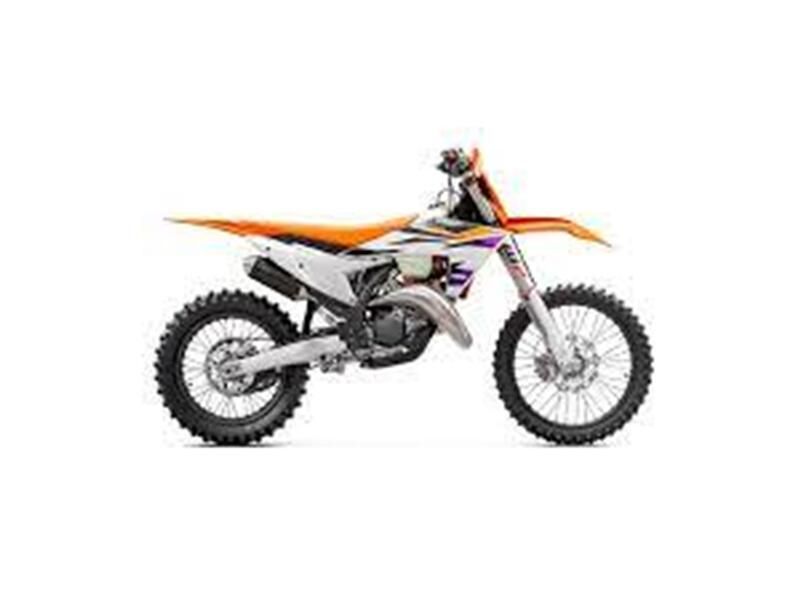 2024 KTM XC 125 in a Orange exterior color. New England Powersports 978 338-8990 pixelmotiondemo.com 