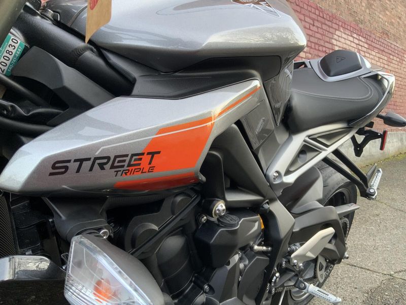 2025 Triumph STREET TRIPLE 765 RS 