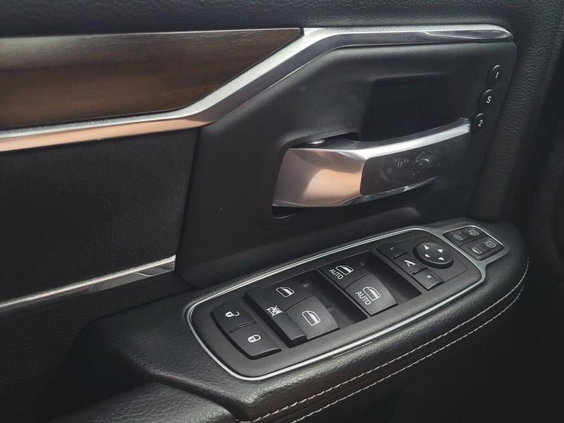 2023 RAM 2500 LaramieImage 26
