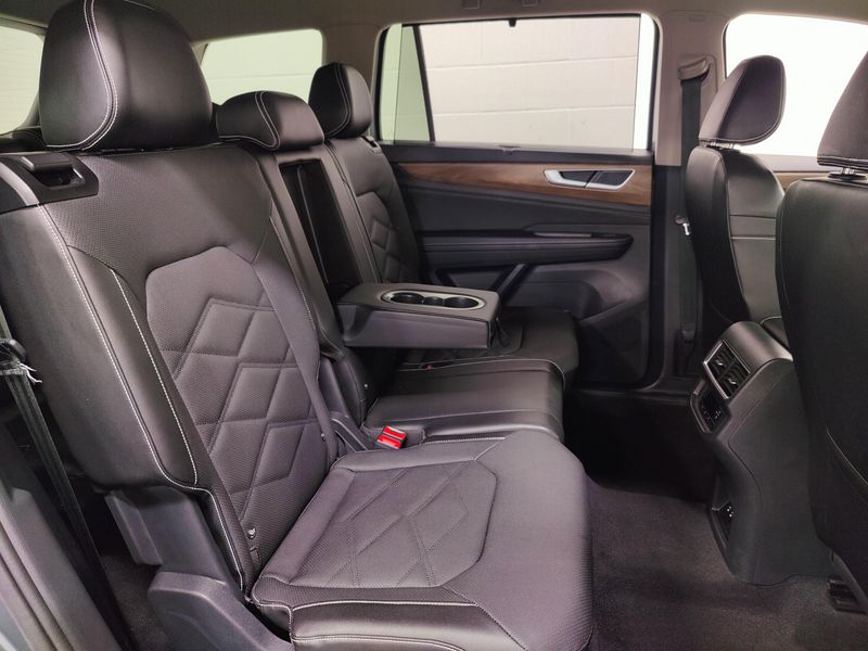 Used 2024 Volkswagen Atlas SE AWD w/TechnologyImage 16
