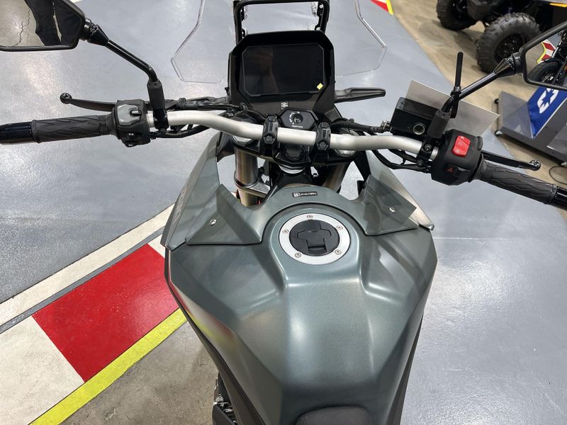 New 2024 Suzuki V-STROM 800 Image 15