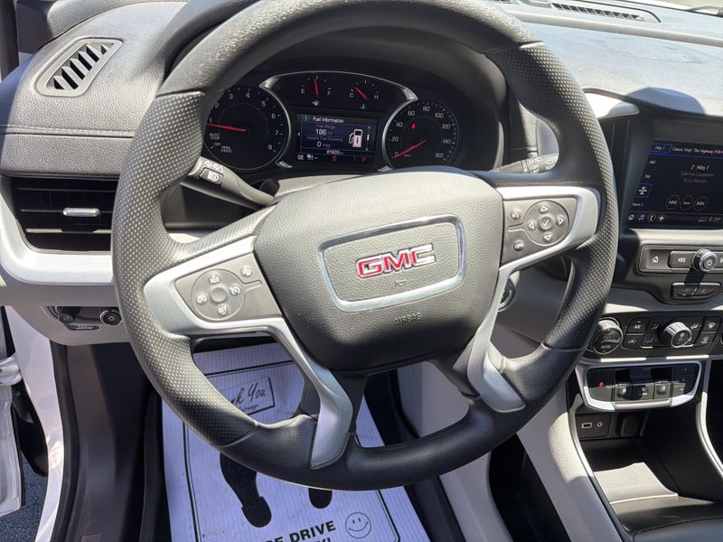 Used 2022 GMC Terrain SLEImage 30