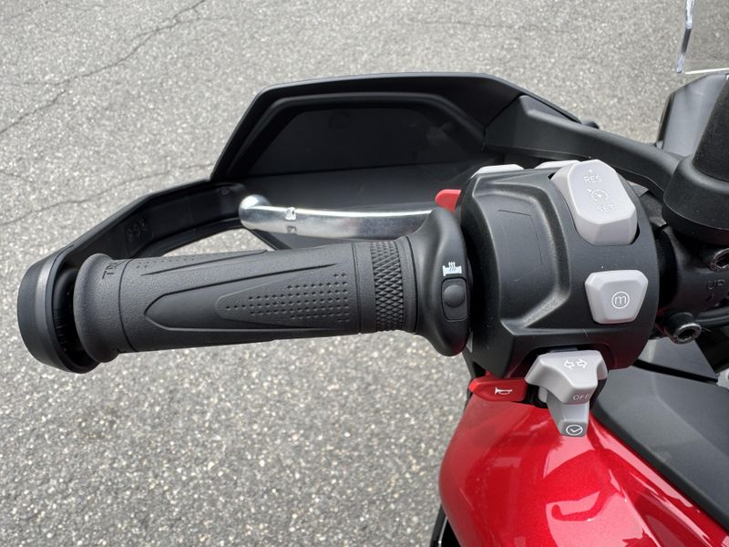 2025 Triumph Tiger 900 GT Pro - CARNIVAL RED - SAPPHIRE BLACK 