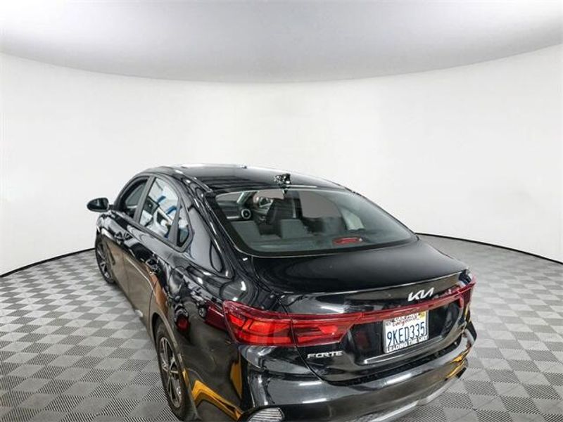 2024 Kia Forte LXSImage 6