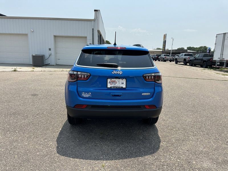 2024 Jeep Compass Latitude Lux 4x4Image 7