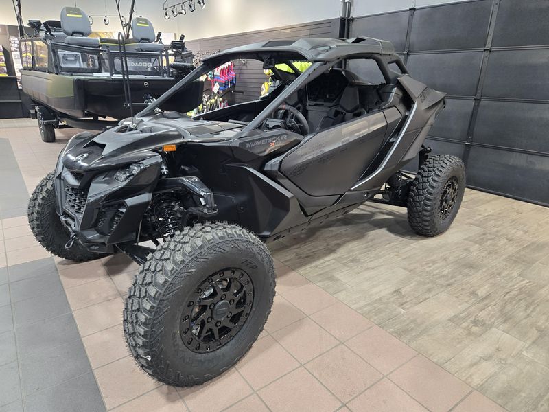 2025 Can-Am MAVERICK R X RS 999T DCT TRIPLE BLACK Image 3