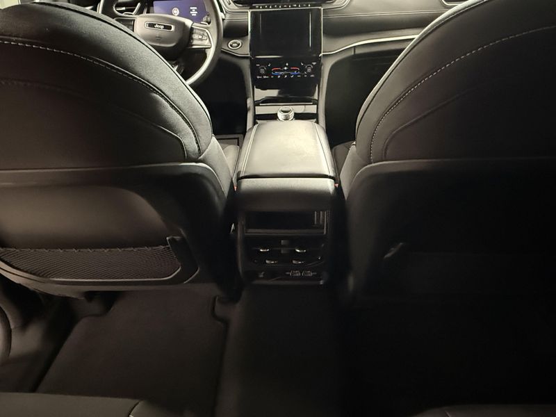 Used 2023 Jeep Grand Cherokee LaredoImage 22