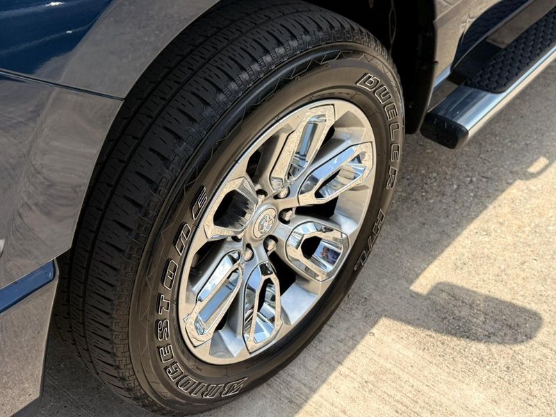 2023 Ram 1500 Laramie photo 9