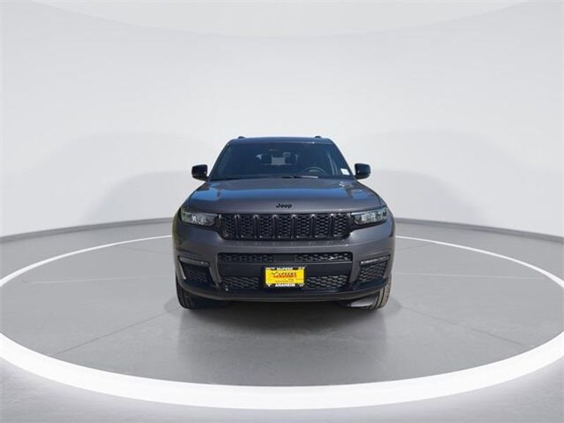 New 2025 Jeep Grand Cherokee L Limited 4x4Image 3