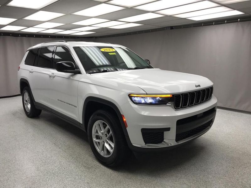 Used 2023 Jeep Grand Cherokee L LaredoImage 5