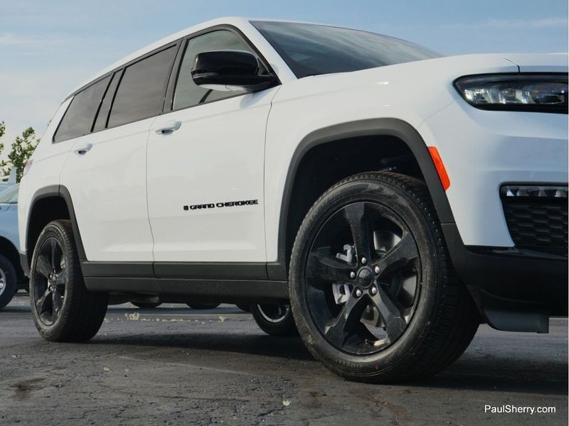 2024 Jeep Grand Cherokee L Limited 4x4Image 18