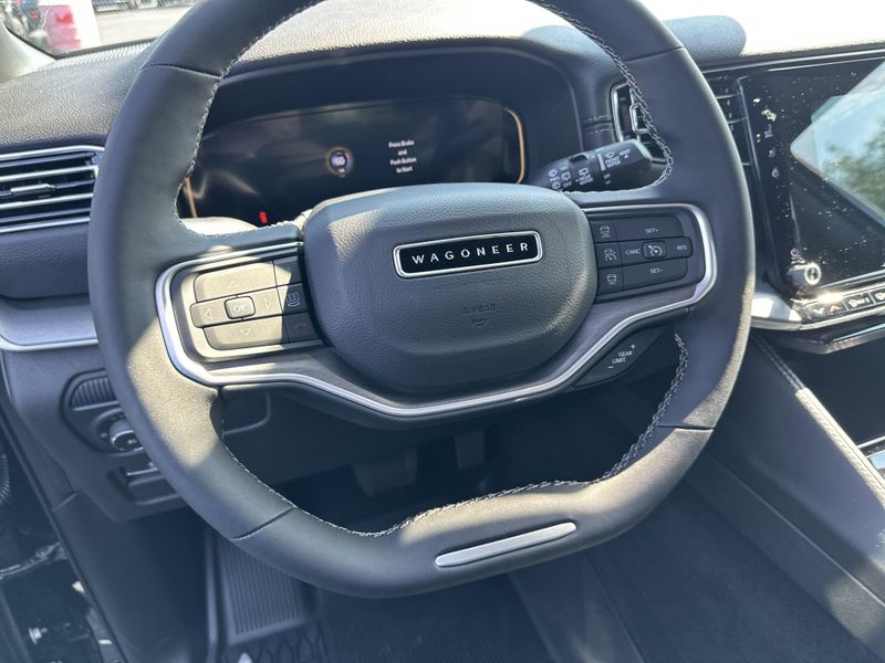 2025 Jeep Wagoneer Overland 4x4Image 29