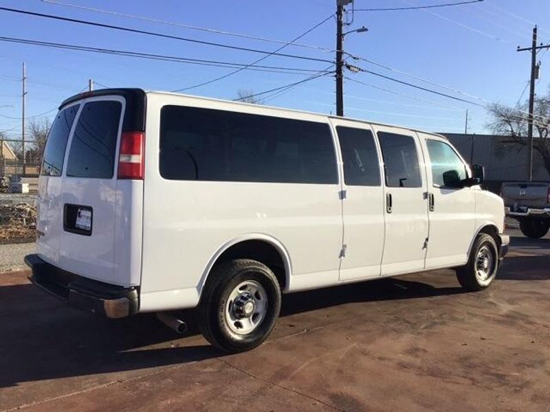 2017 Chevrolet Express 3500 LTImage 4