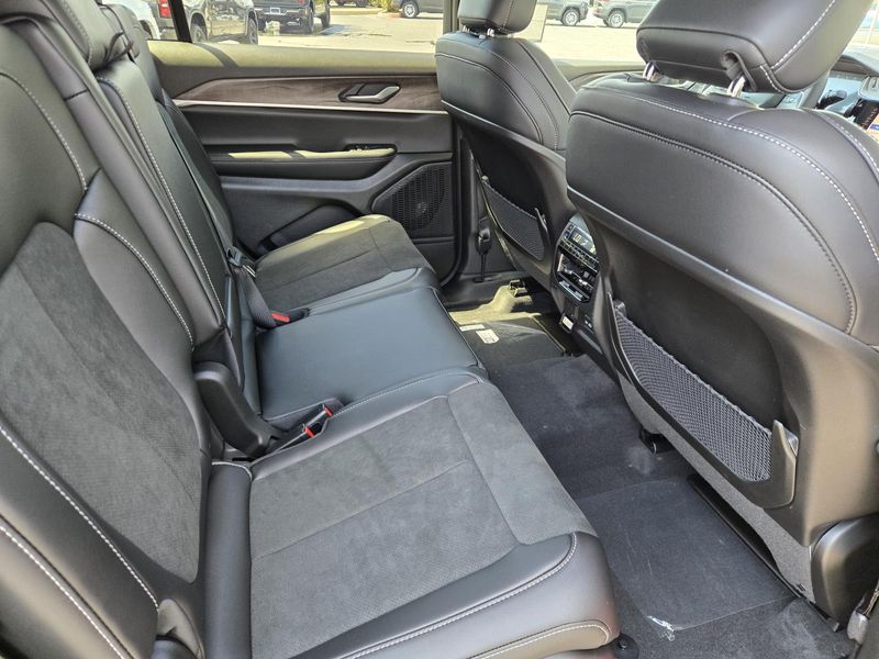 New 2026 Jeep Grand Cherokee L Laredo Altitude 4x4