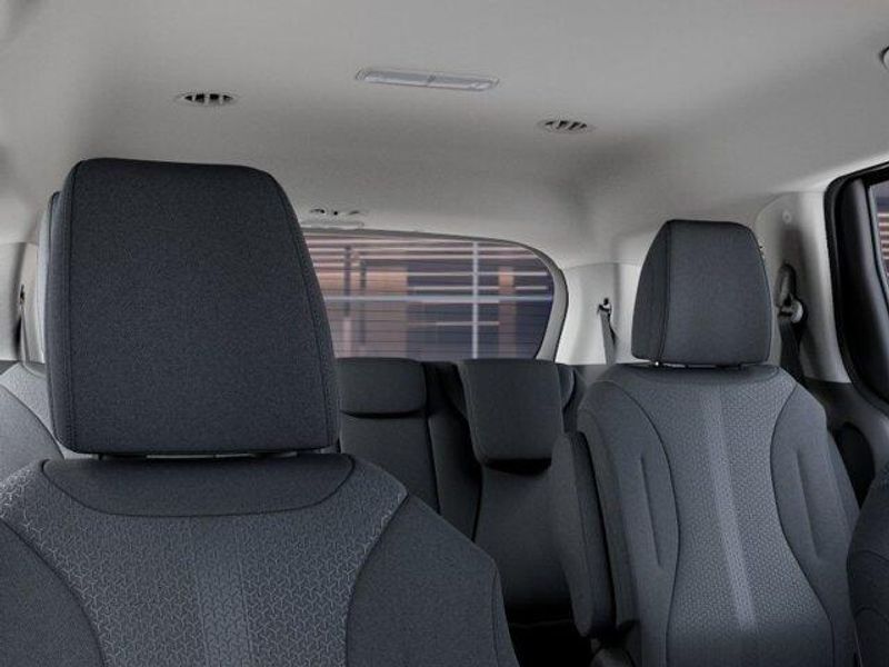 New 2027 Kia Carnival LXImage 28