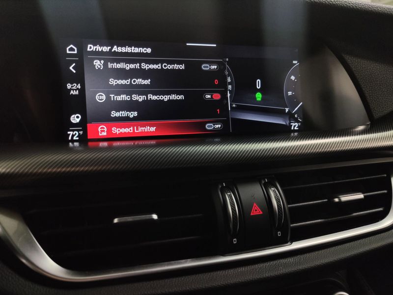 2024 Alfa Romeo Stelvio Veloce AWD w/Activ AsstImage 11