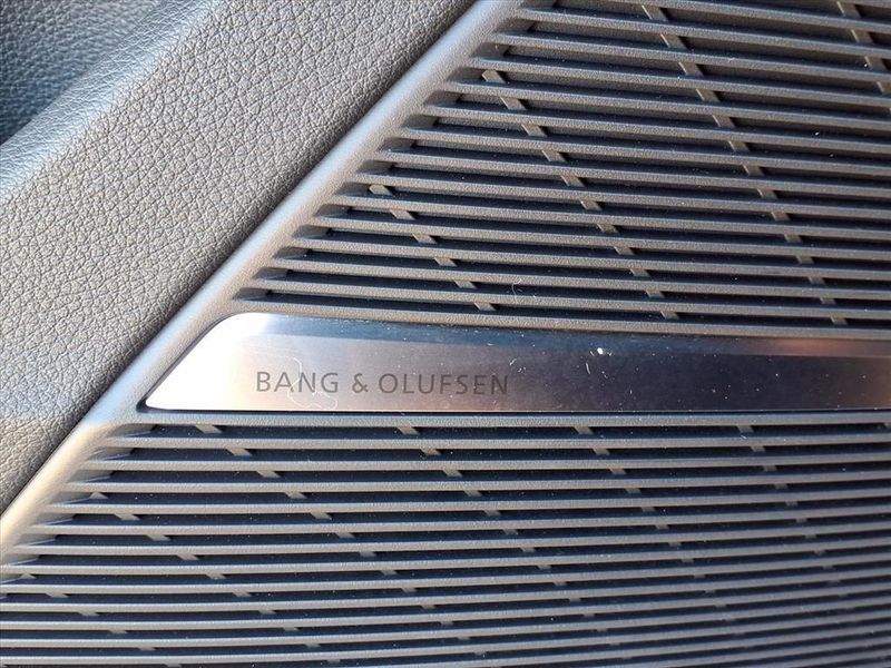 Used 2025 Audi SQ7 PrestigeImage 16