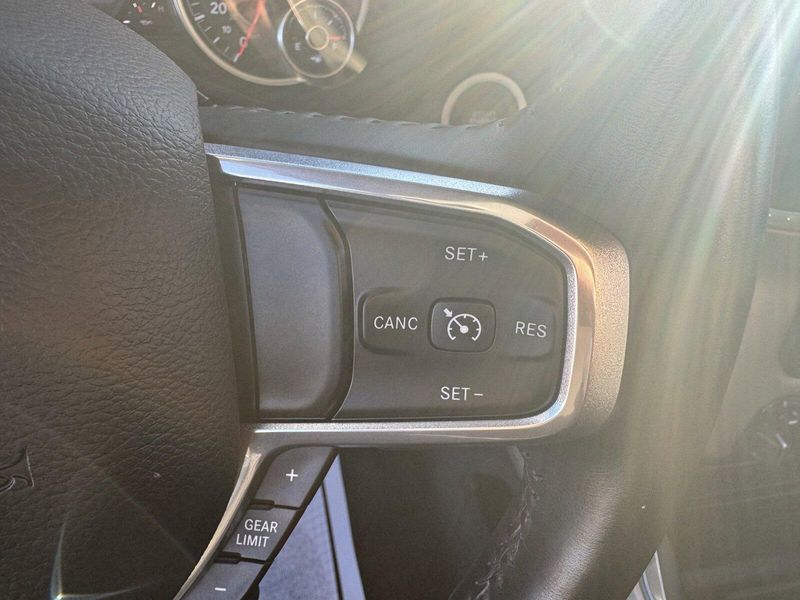2022 RAM 1500 LaramieImage 19