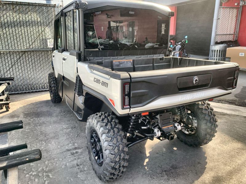 New 2026 Can-Am DEFENDER MAX LIMITED CAB HD11 Image 15