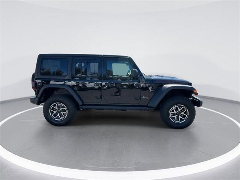 New 2025 Jeep Wrangler 4-door RubiconImage 9