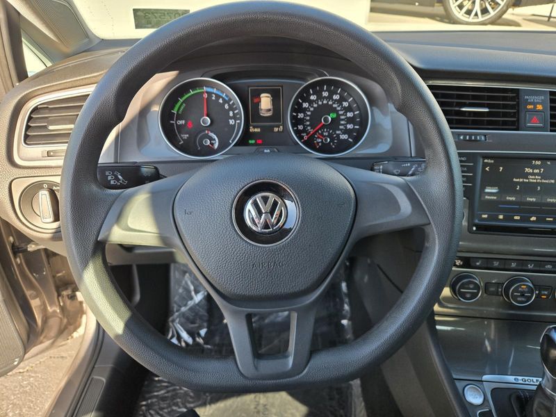 Used 2016 Volkswagen e-Golf 4dr HB SE