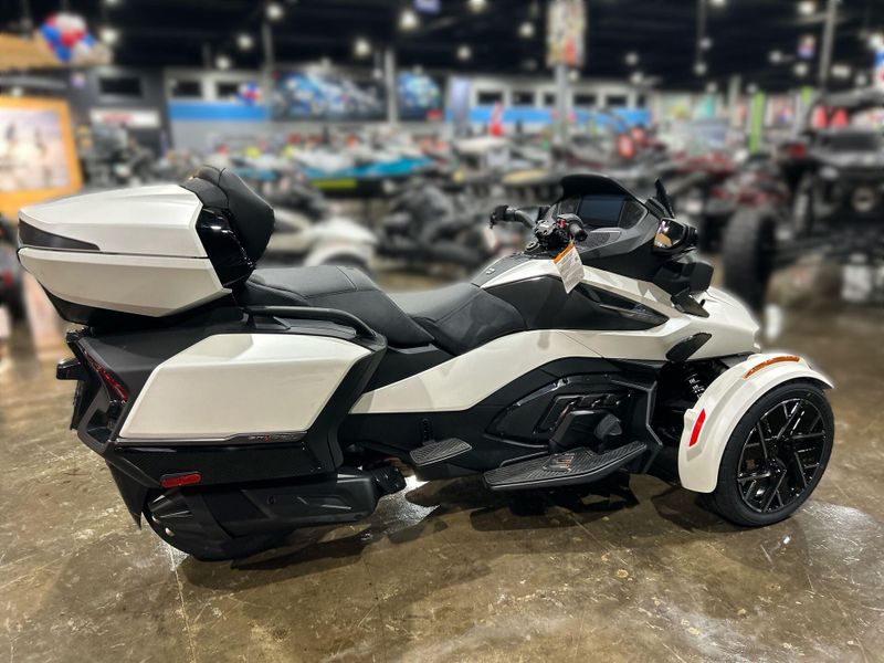 New 2026 Can-Am SPYDER RT SEA-TO-SKY (SE6) Image 13