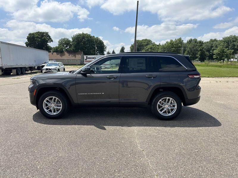 2024 Jeep Grand Cherokee Laredo X 4x4Image 5