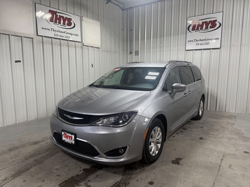 Used 2018 Chrysler Pacifica Touring LImage 15