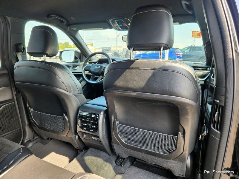 Used 2024 Jeep Grand Cherokee L Altitude