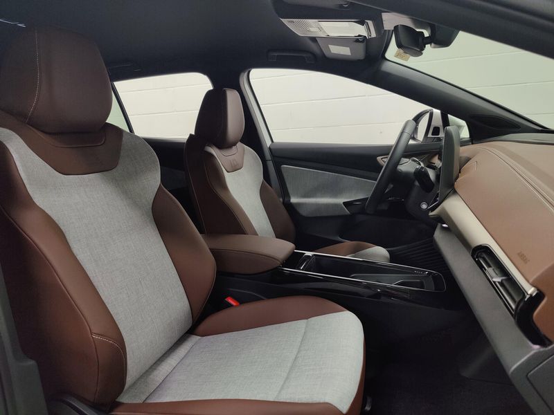 Used 2025 Volkswagen ID.4 Pro 82kW Long RangeImage 5