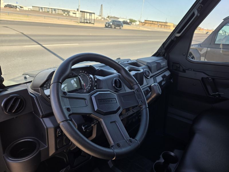 NEW 2027 POLARIS RANGER CREW XP 1000 CAB Image 12