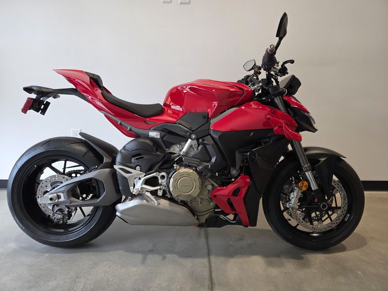 New 2025 Ducati Streetfighter V4 S 3G 