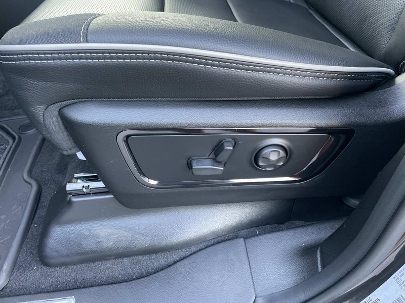 New 2026 RAM 1500 Limited Crew Cab 4x4 5'7' Box