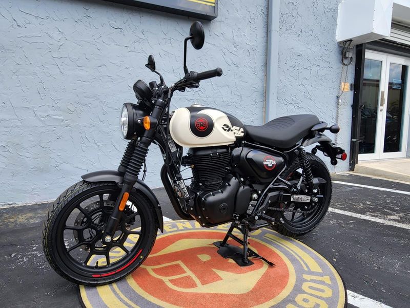 New 2026 Royal Enfield HUNTER 350 Image 4