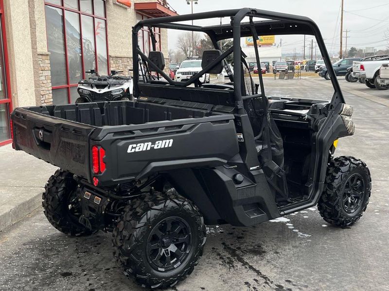 New 2025 Can-Am DEFENDER DPS 62 HD9 