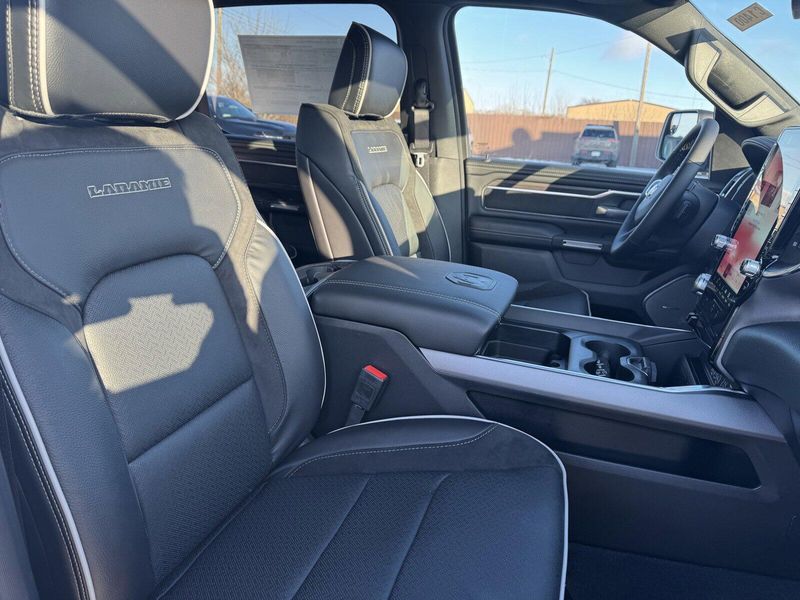 2025 RAM 1500 LaramieImage 13